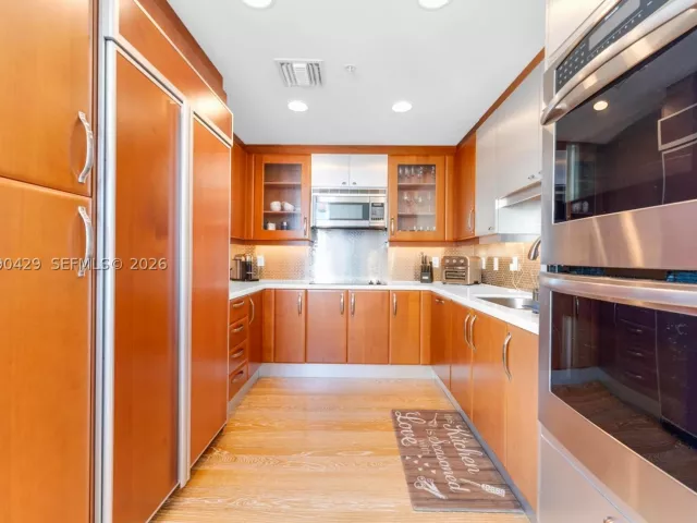 3-bedroom condo for sale in Aventura - 19400 Turnberry Way 2011 - MondialRealty