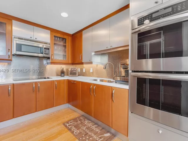 3-bedroom condo for sale in Aventura - 19400 Turnberry Way 2011 - MondialRealty