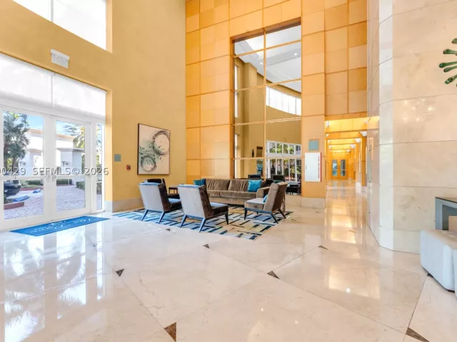 3-bedroom condo for sale in Aventura - 19400 Turnberry Way 2011 - MondialRealty