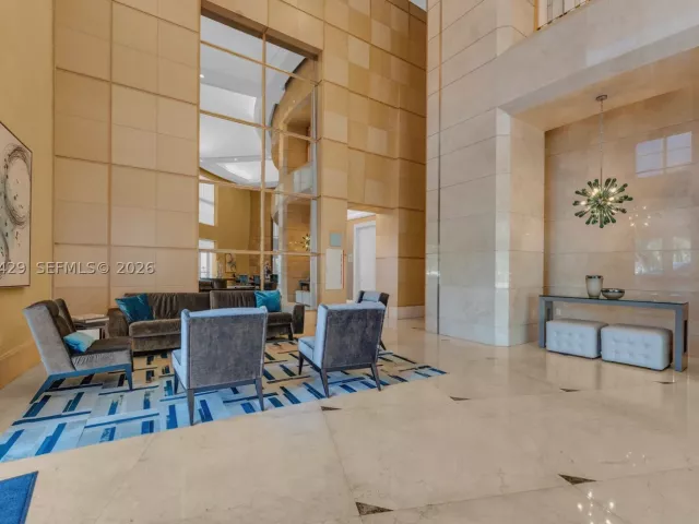 3-bedroom condo for sale in Aventura - 19400 Turnberry Way 2011 - MondialRealty