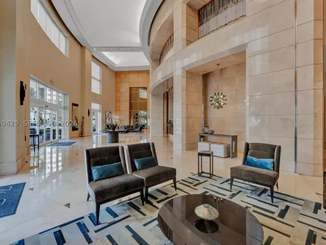 3-bedroom condo for sale in Aventura - 19400 Turnberry Way 2011 - MondialRealty