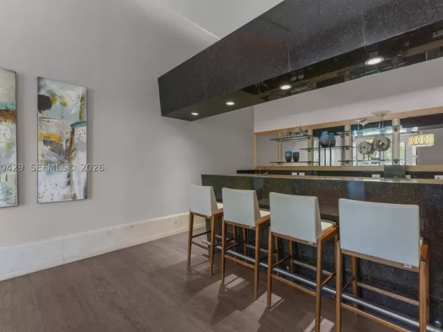 3-bedroom condo for sale in Aventura - 19400 Turnberry Way 2011 - MondialRealty
