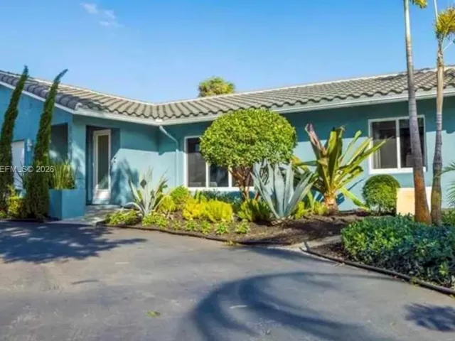 3-bedroom home for sale in Fort Lauderdale - 6800 NW 24th Ter - MondialRealty