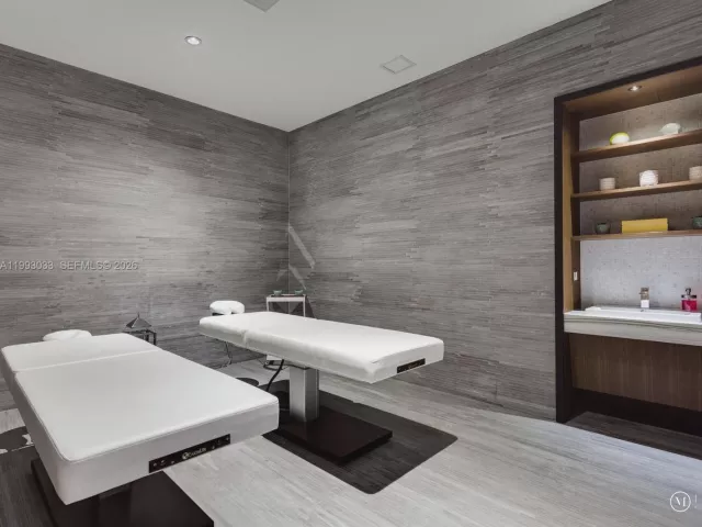 1-bedroom condo for rent in Miami - 55 SW 9th St 3004 - MondialRealty