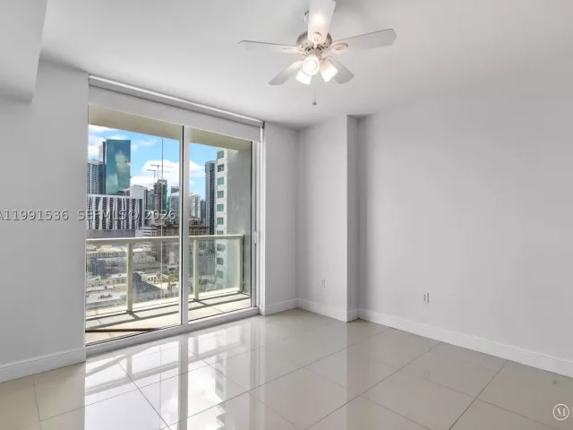 1-bedroom condo for sale in Miami - 244 Biscayne Blvd 1605 - MondialRealty