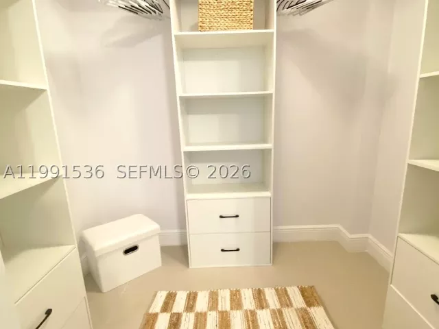 1-bedroom condo for sale in Miami - 244 Biscayne Blvd 1605 - MondialRealty