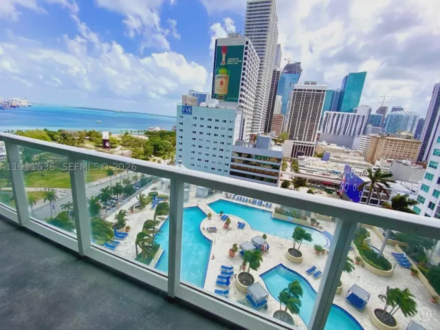 1-bedroom condo for sale in Miami - 244 Biscayne Blvd 1605 - MondialRealty