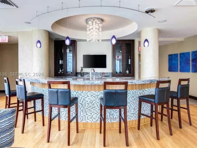 1-bedroom condo for sale in Miami - 244 Biscayne Blvd 1605 - MondialRealty