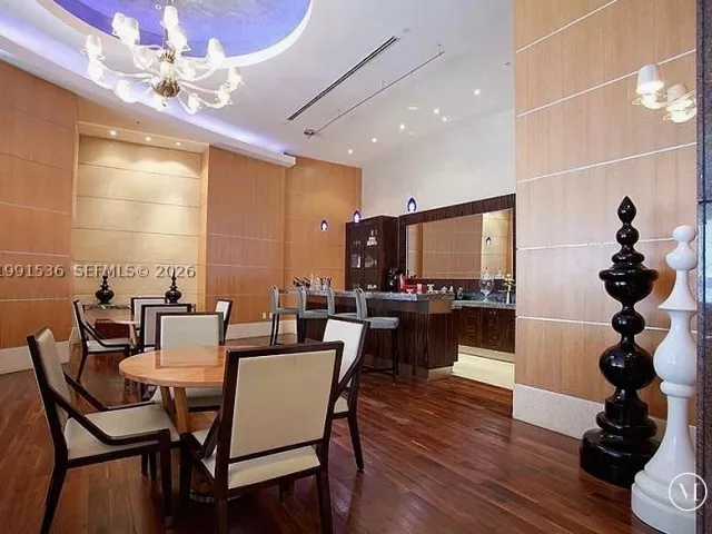 1-bedroom condo for sale in Miami - 244 Biscayne Blvd 1605 - MondialRealty