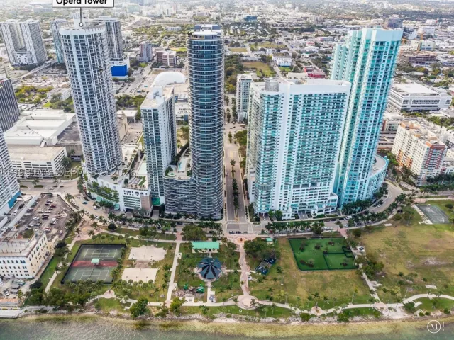 2-bedroom condo for rent in Miami - 1750 N Bayshore Dr 2401 - MondialRealty