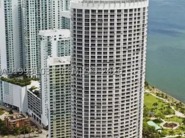 2-bedroom condo for rent in Miami - 1750 N Bayshore Dr 2401 - MondialRealty