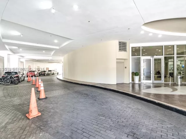 2-bedroom condo for rent in Miami - 1750 N Bayshore Dr 2401 - MondialRealty