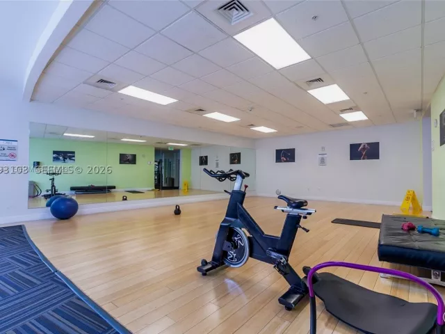2-bedroom condo for rent in Miami - 1750 N Bayshore Dr 2401 - MondialRealty