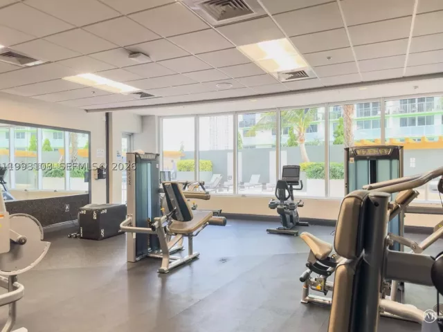 2-bedroom condo for rent in Miami - 1750 N Bayshore Dr 2401 - MondialRealty
