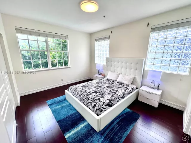 2-bedroom home for rent in Fort Lauderdale - 450 NE 2nd Ave 5 - MondialRealty