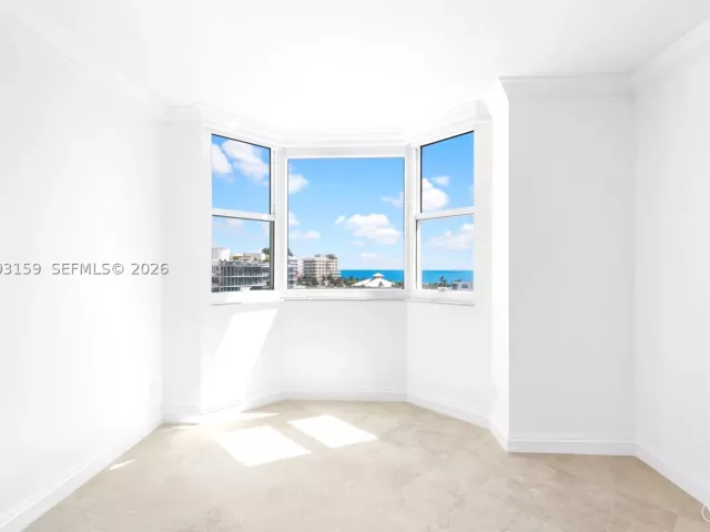3-bedroom condo for sale in Miami Beach - 300 S Pointe Drive 801 - MondialRealty