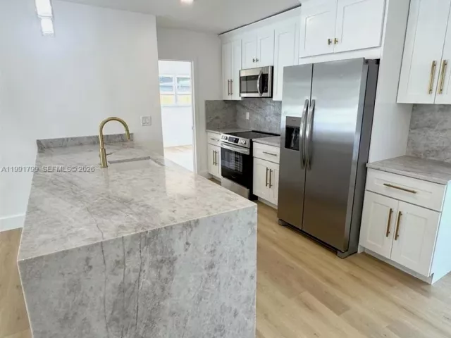 3-bedroom home for sale in Hollywood - 2101 N 56th Ave - MondialRealty