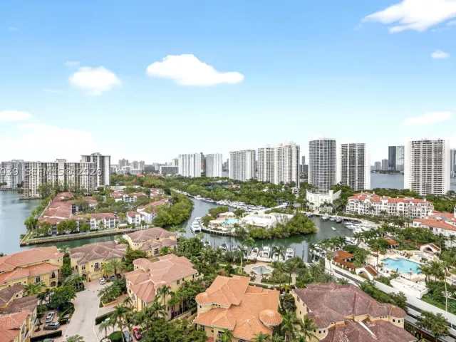 2-bedroom condo for rent in Aventura - 1000 Island Blvd 2105 - MondialRealty
