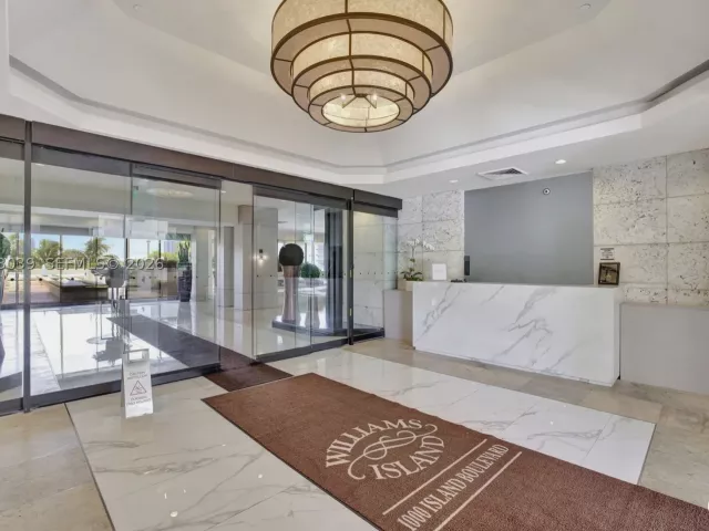 2-bedroom condo for rent in Aventura - 1000 Island Blvd 2105 - MondialRealty