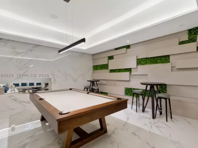 2-bedroom condo for rent in Aventura - 1000 Island Blvd 2105 - MondialRealty