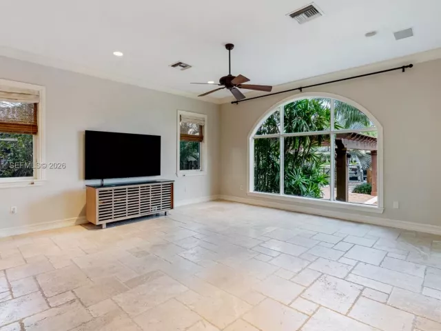 4-bedroom home for sale in Fort Lauderdale - 1701 SE 10th St - MondialRealty