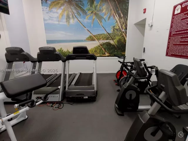 2-bedroom condo for sale in Miami Beach - 6039 Collins Ave 1710 - MondialRealty