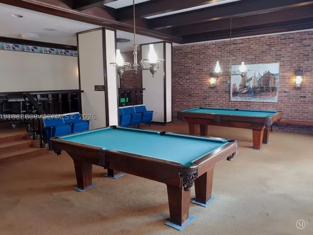 2-bedroom condo for sale in Miami Beach - 6039 Collins Ave 1710 - MondialRealty