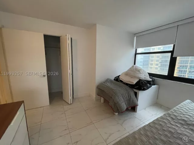 2-bedroom condo for rent in Hollywood - 2301 S Ocean Dr 607 - MondialRealty