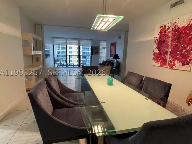 2-bedroom condo for rent in Hollywood - 2301 S Ocean Dr 607 - MondialRealty