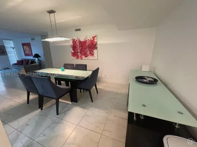 2-bedroom condo for rent in Hollywood - 2301 S Ocean Dr 607 - MondialRealty