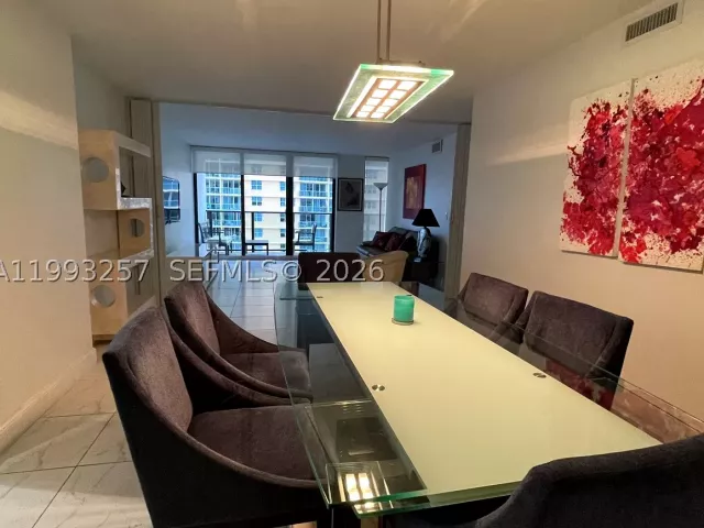 2-bedroom condo for rent in Hollywood - 2301 S Ocean Dr 607 - MondialRealty