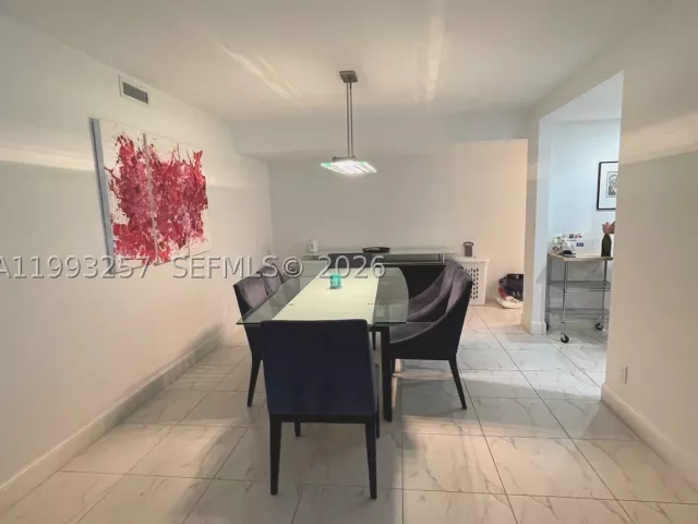 2-bedroom condo for rent in Hollywood - 2301 S Ocean Dr 607 - MondialRealty