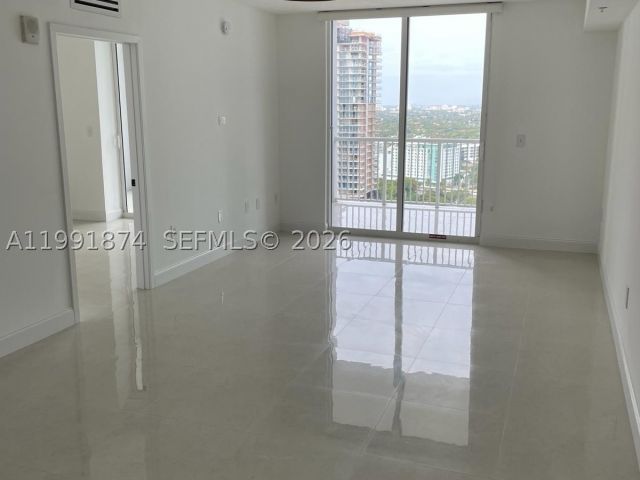 2-bedroom condo for rent in Miami - 170 SE 14th St 3005 - MondialRealty