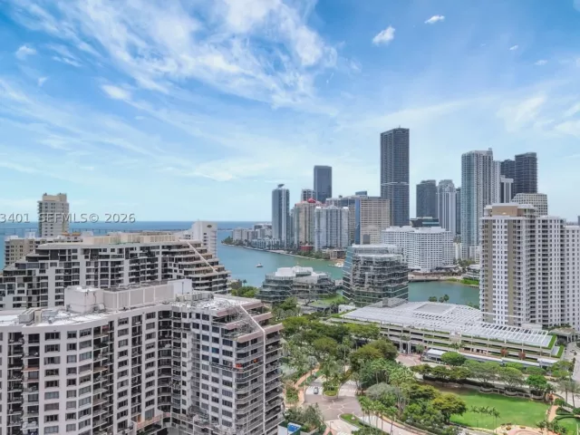 2-bedroom condo for rent in Miami - 848 Brickell Key Dr 2605 - MondialRealty