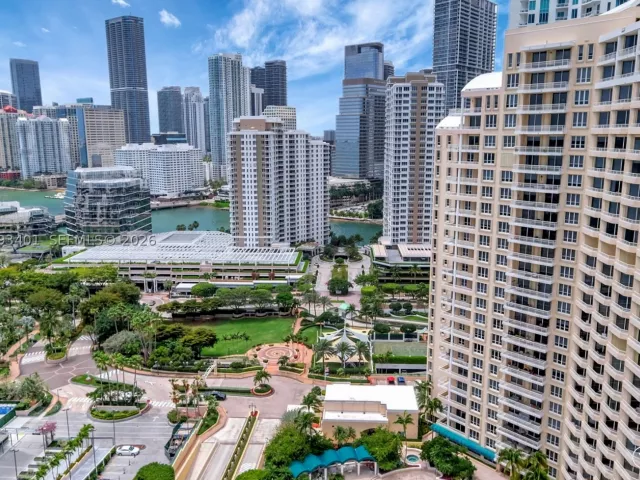 2-bedroom condo for rent in Miami - 848 Brickell Key Dr 2605 - MondialRealty