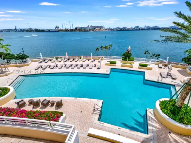 2-bedroom condo for rent in Miami - 848 Brickell Key Dr 2605 - MondialRealty