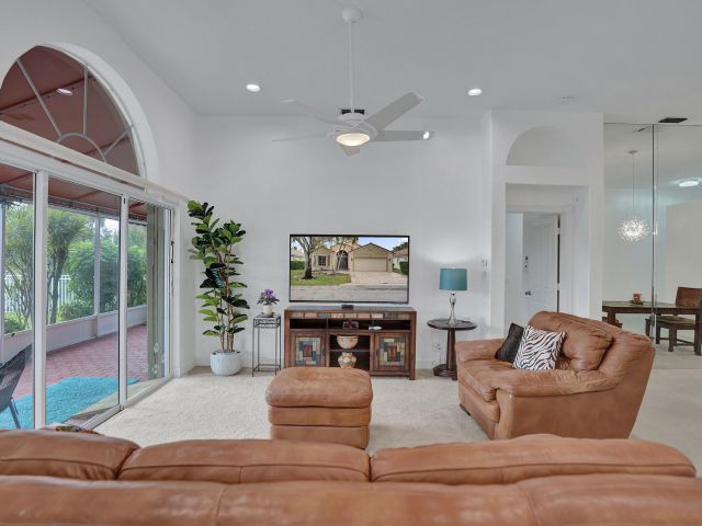 4-bedroom home for sale in Deerfield Beach - 600 NW 45th Avenue - MondialRealty