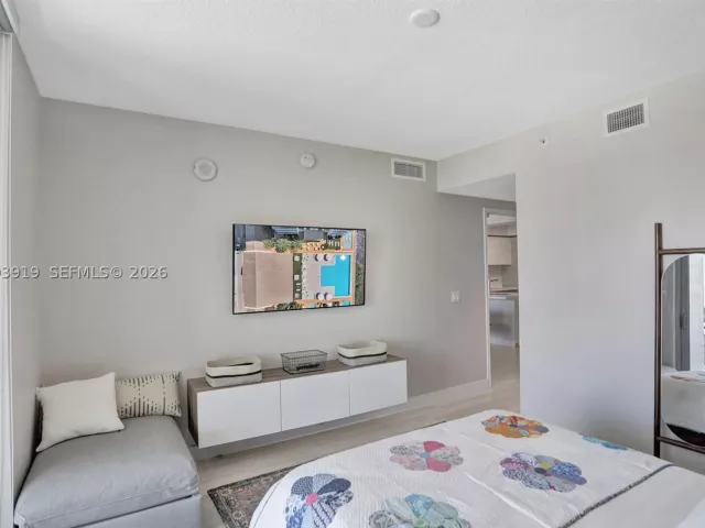 3-bedroom condo for sale in Sunny Isles Beach - 300 Sunny Isles Blvd 4-903 - MondialRealty