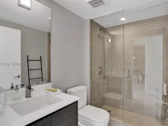 3-bedroom condo for sale in Sunny Isles Beach - 300 Sunny Isles Blvd 4-903 - MondialRealty
