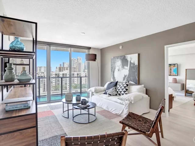 3-bedroom condo for sale in Sunny Isles Beach - 300 Sunny Isles Blvd 4-903 - MondialRealty