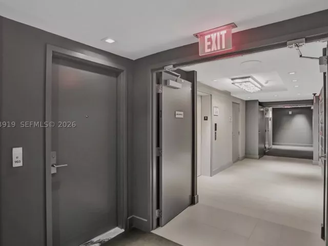 3-bedroom condo for sale in Sunny Isles Beach - 300 Sunny Isles Blvd 4-903 - MondialRealty