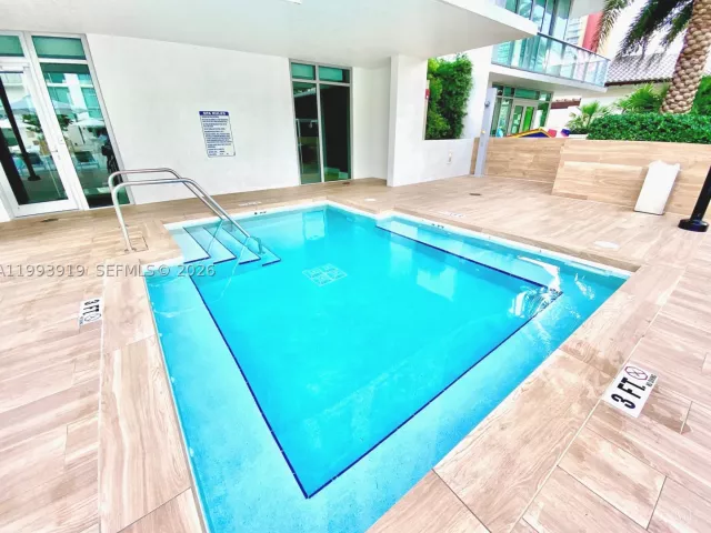3-bedroom condo for sale in Sunny Isles Beach - 300 Sunny Isles Blvd 4-903 - MondialRealty