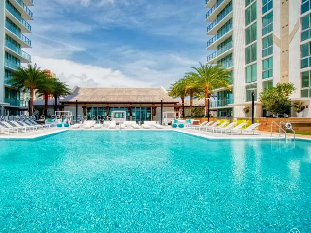 3-bedroom condo for sale in Sunny Isles Beach - 300 Sunny Isles Blvd 4-903 - MondialRealty