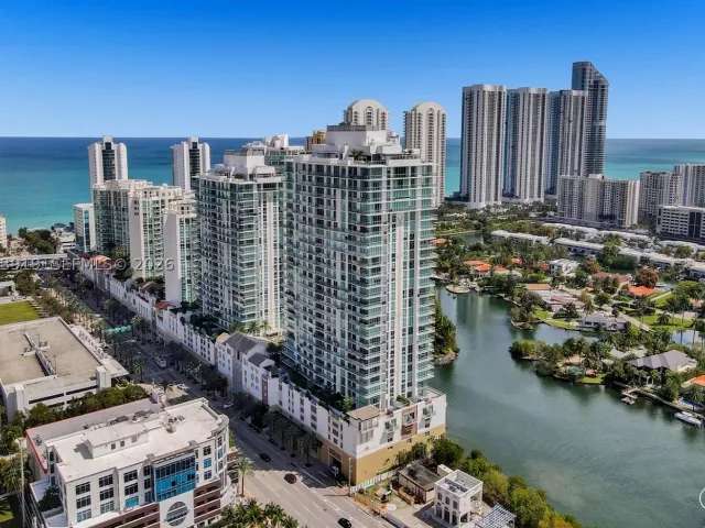 3-bedroom condo for sale in Sunny Isles Beach - 300 Sunny Isles Blvd 4-903 - MondialRealty