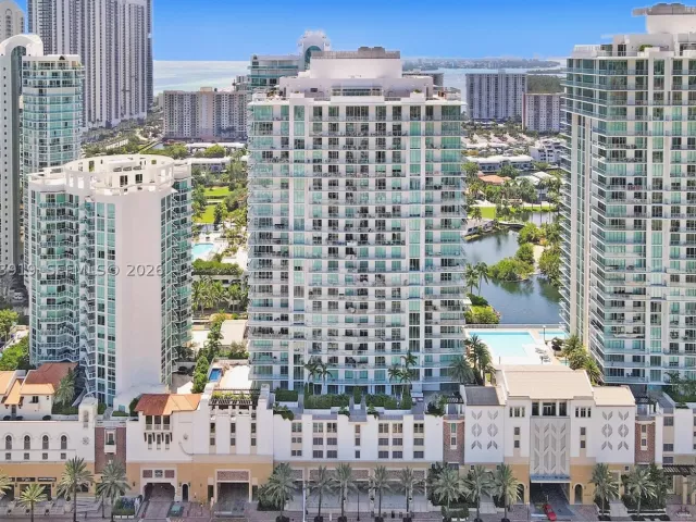 3-bedroom condo for sale in Sunny Isles Beach - 300 Sunny Isles Blvd 4-903 - MondialRealty