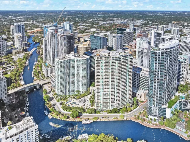 3-bedroom condo for sale in Fort Lauderdale - 347 N New River Drive E 1509 - MondialRealty