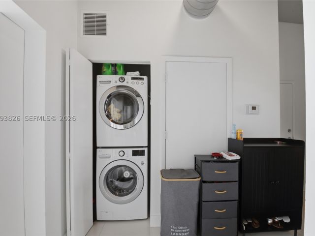 3-bedroom condo for sale in Aventura - 3029 NE 188th St 904 - MondialRealty