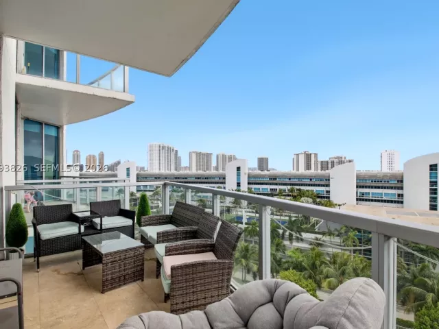3-bedroom condo for sale in Aventura - 3029 NE 188th St 904 - MondialRealty