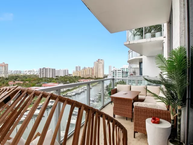 3-bedroom condo for sale in Aventura - 3029 NE 188th St 904 - MondialRealty