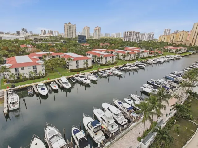 3-bedroom condo for sale in Aventura - 3029 NE 188th St 904 - MondialRealty